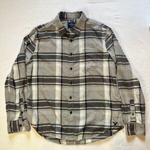 American Eagle Men's Grey Flannel Button Up Classic Fit Size Large‎
